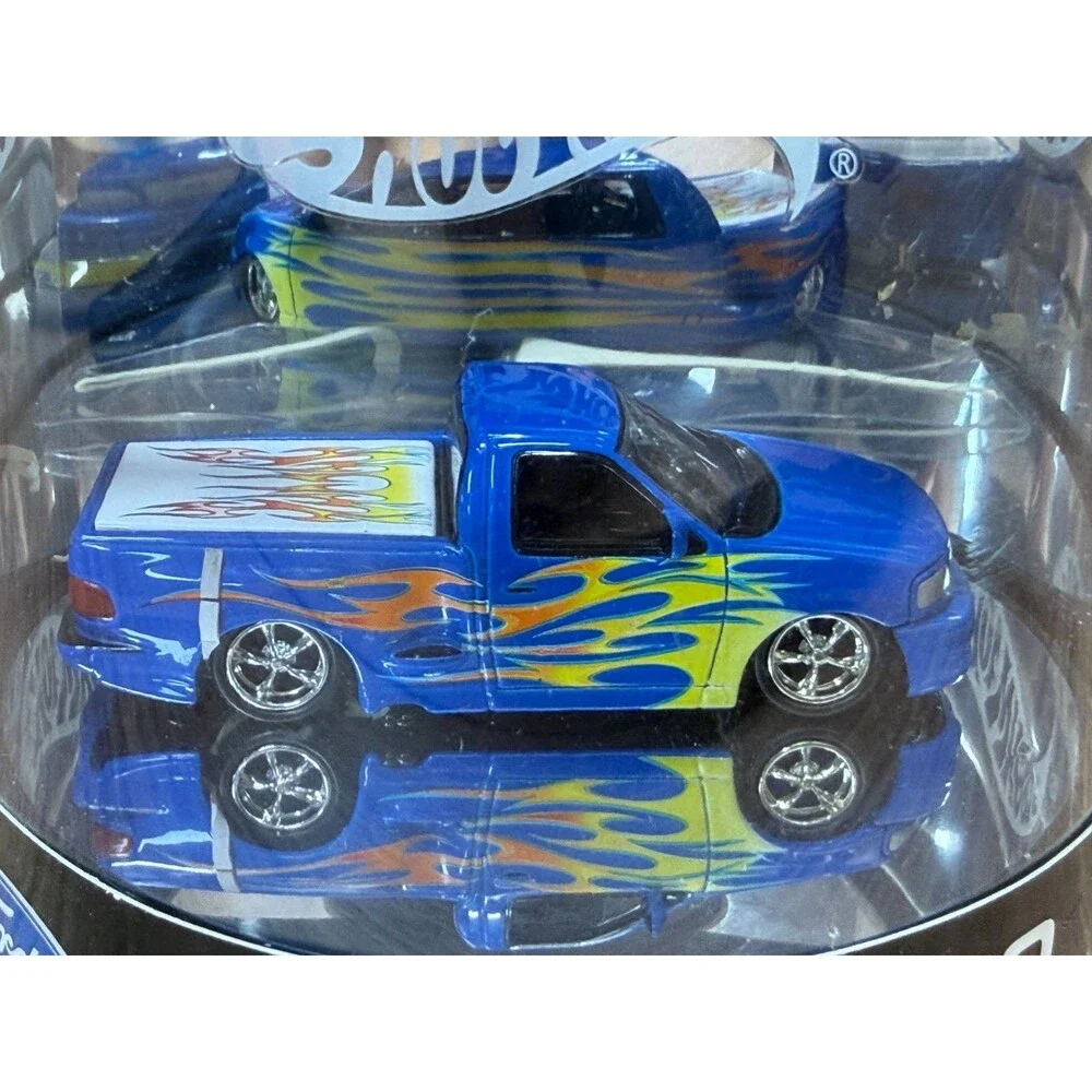 Hot Wheels Ford F-150 Lightning Pickup Oil Can Truck Series 1/15000 Blue 2003